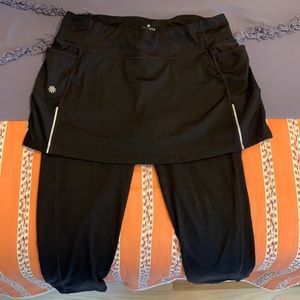 Athleta capri leggings with skirt